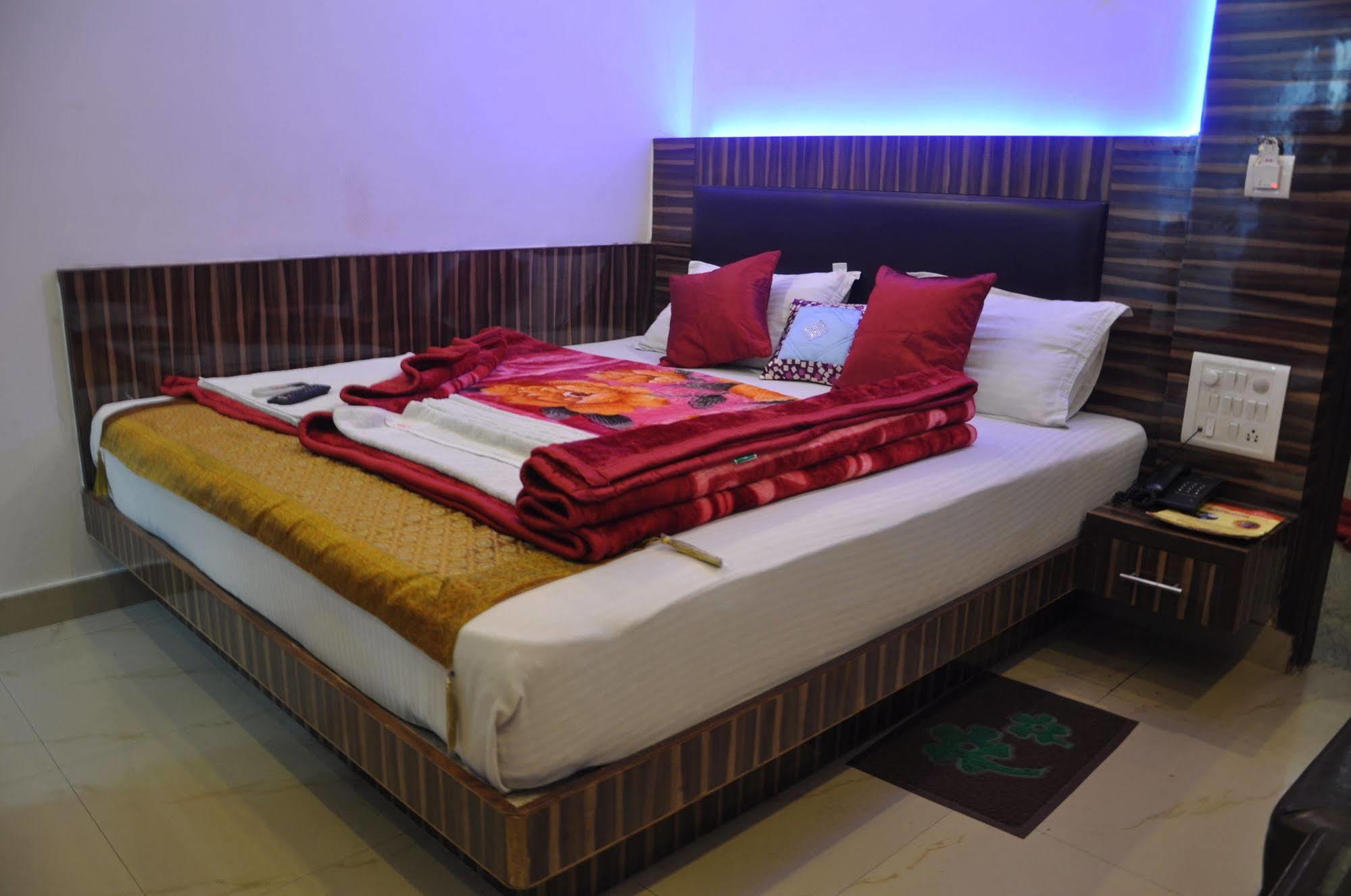 Hotel D Suites Dx Nowe Delhi Zewnętrze zdjęcie